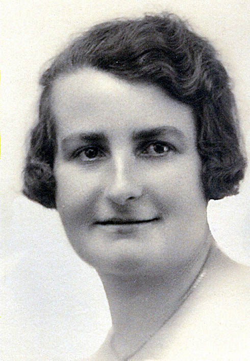 C03AnneMarieHPortrait.jpg